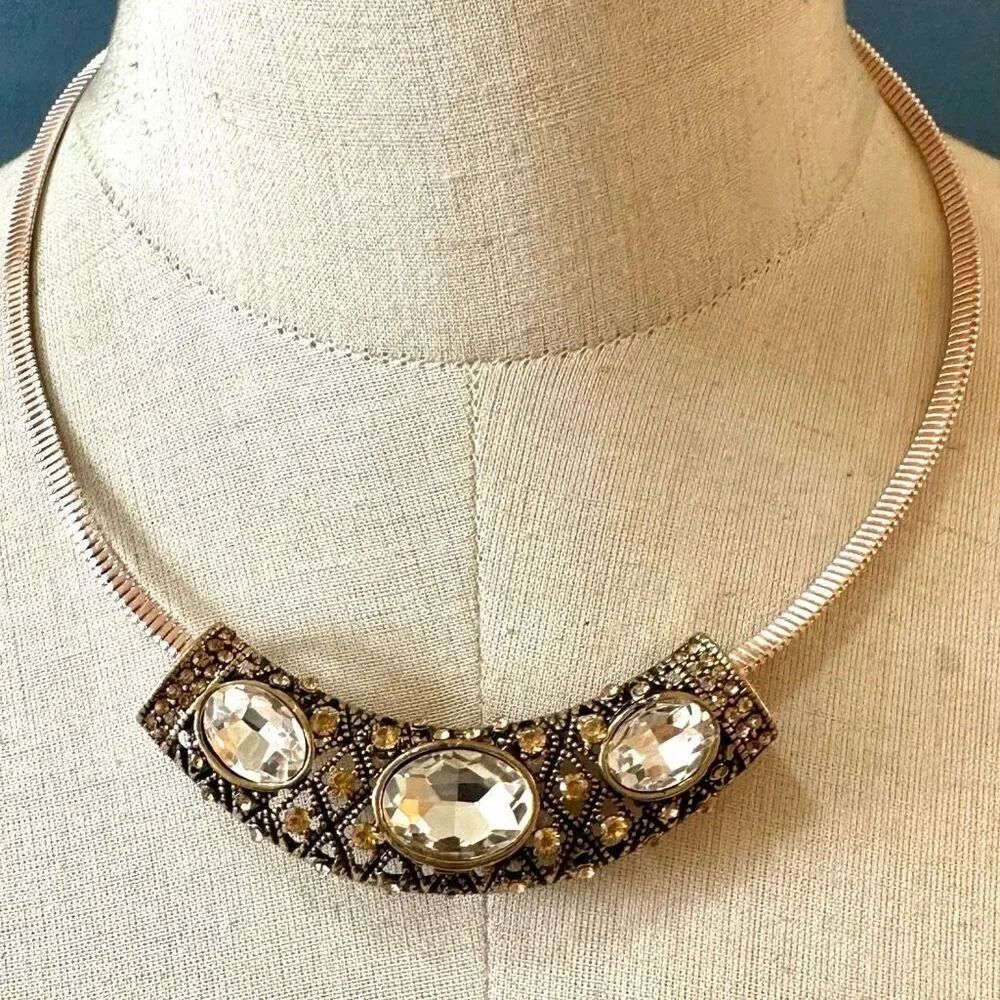 Gold tone rhinestone necklace